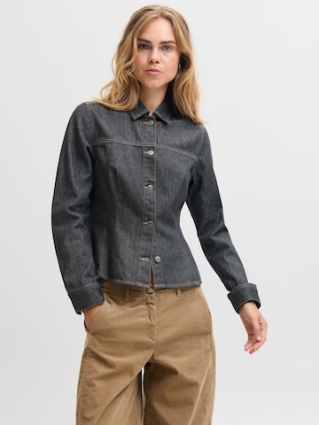 Chemisier 'WENDY' JJXX en gris : devant