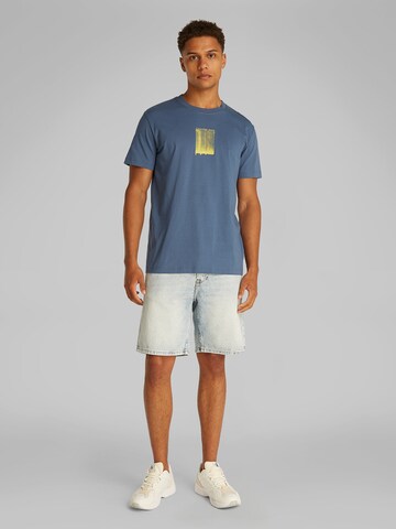 Calvin Klein Jeans T-shirt i blå