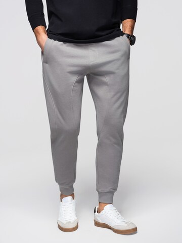 Ombre Loose fit Trousers in Grey: front