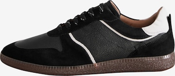 Next Platform trainers in Black: front