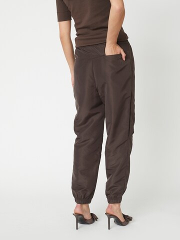 Effilé Pantalon 'Trice' co'couture en marron