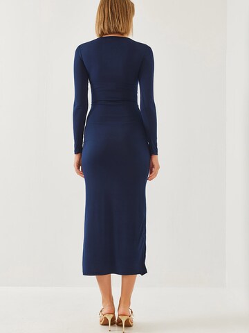 Bianco Lucci Šaty - Modrá