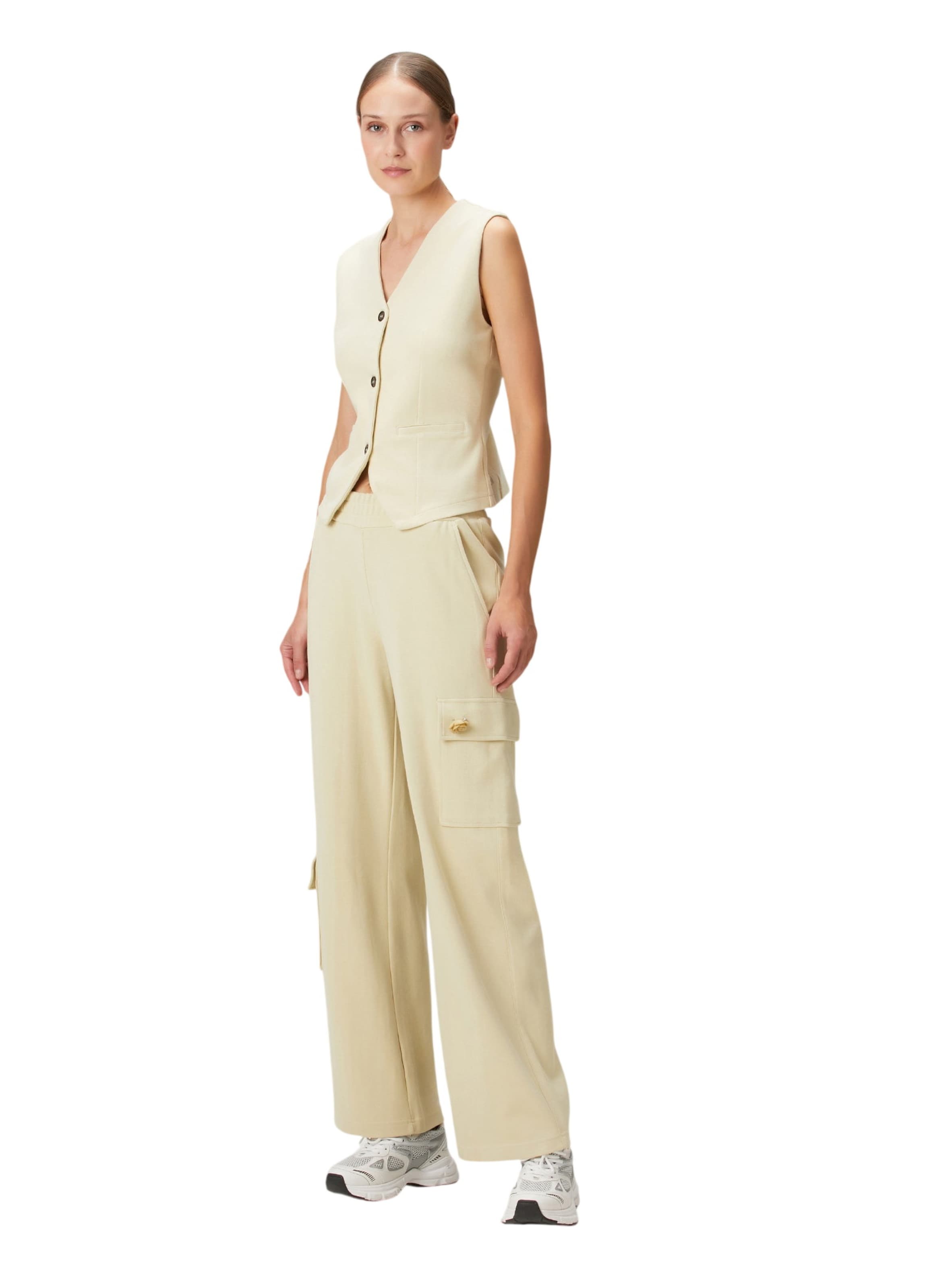 BASSIGUE Vest in White