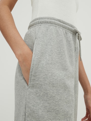 EDITED Wide leg Trousers 'Zita' in Grey