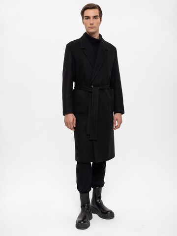 Antioch Between-Seasons Coat in Black