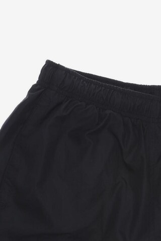 NIKE Shorts 33 in Schwarz