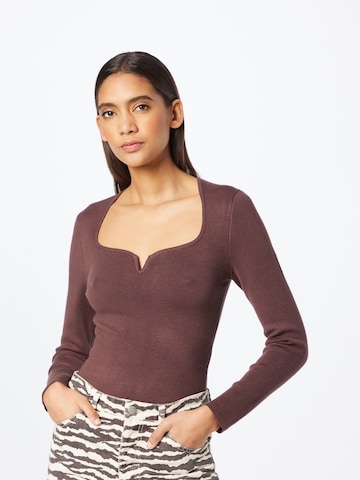 Abercrombie & Fitch Shirt body 'DRAMA SWEETHEART' in Bruin: voorkant