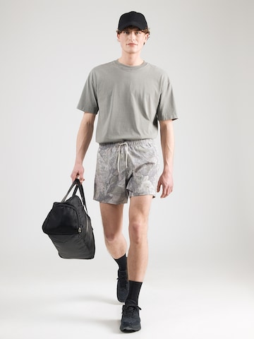 Abercrombie & Fitch Regular Sportshorts 'DEC4' in Grün