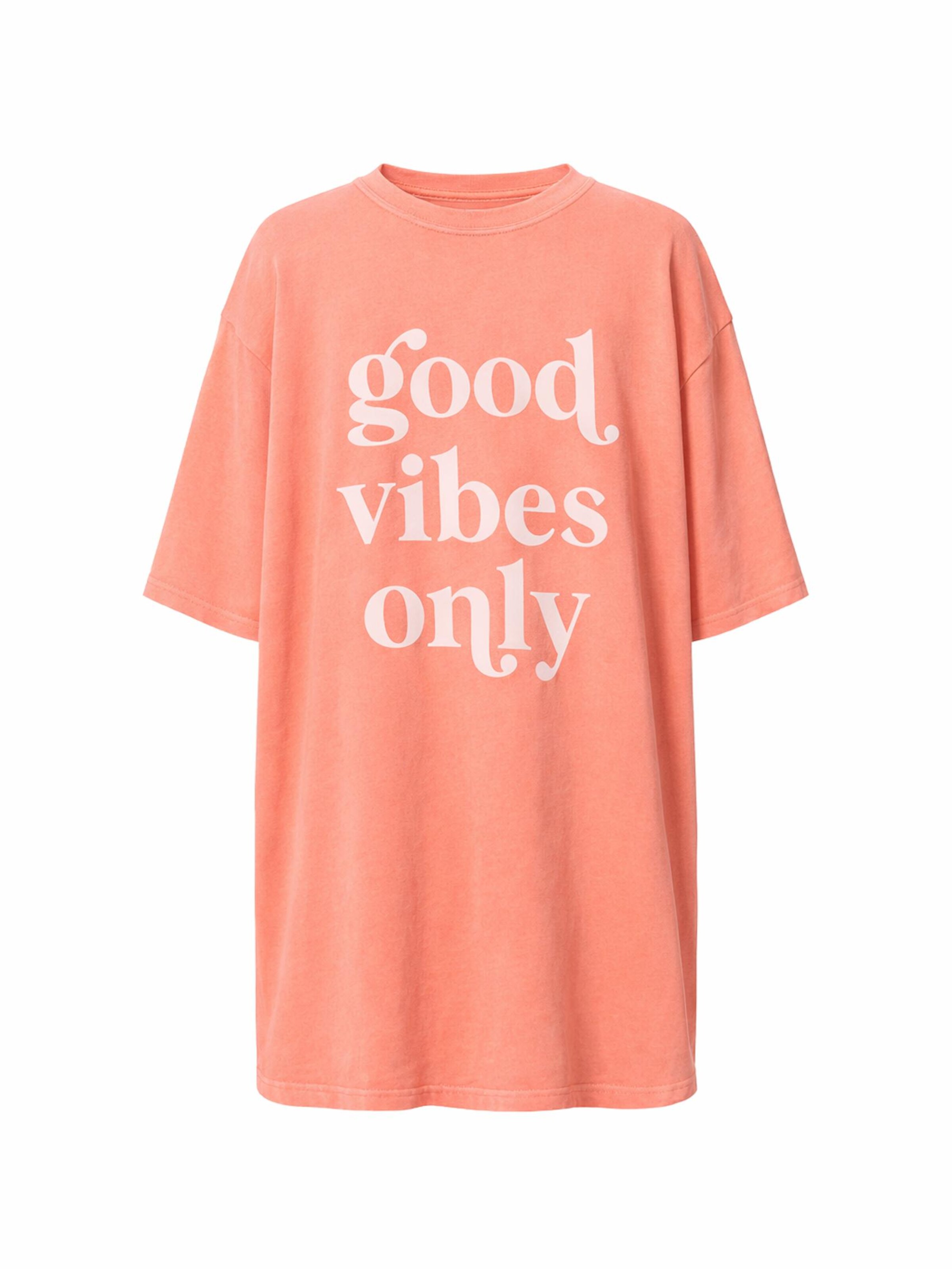 Worldclassca Oversized Shirt 'Oversize T-Shirt' in Orange: front