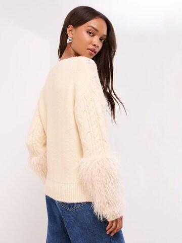 Lipsy Sweater in Beige