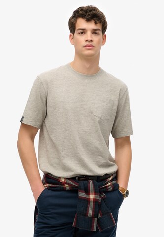T-Shirt 'The Merchant Store' Superdry en gris : devant