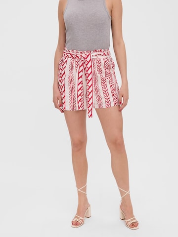 VERO MODA Regular Shorts 'Dicthe' in Weiß: predná strana