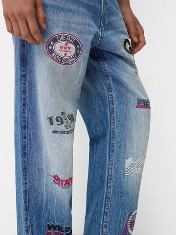 Bershka Loosefit Jeans in Blau