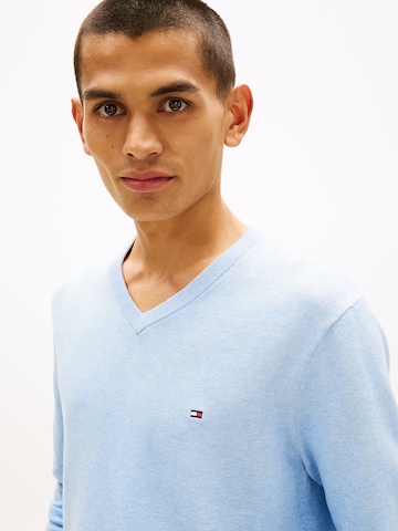 TOMMY HILFIGER Sweater in Blue