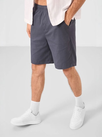 Tommy Life Regular Chino in Grijs