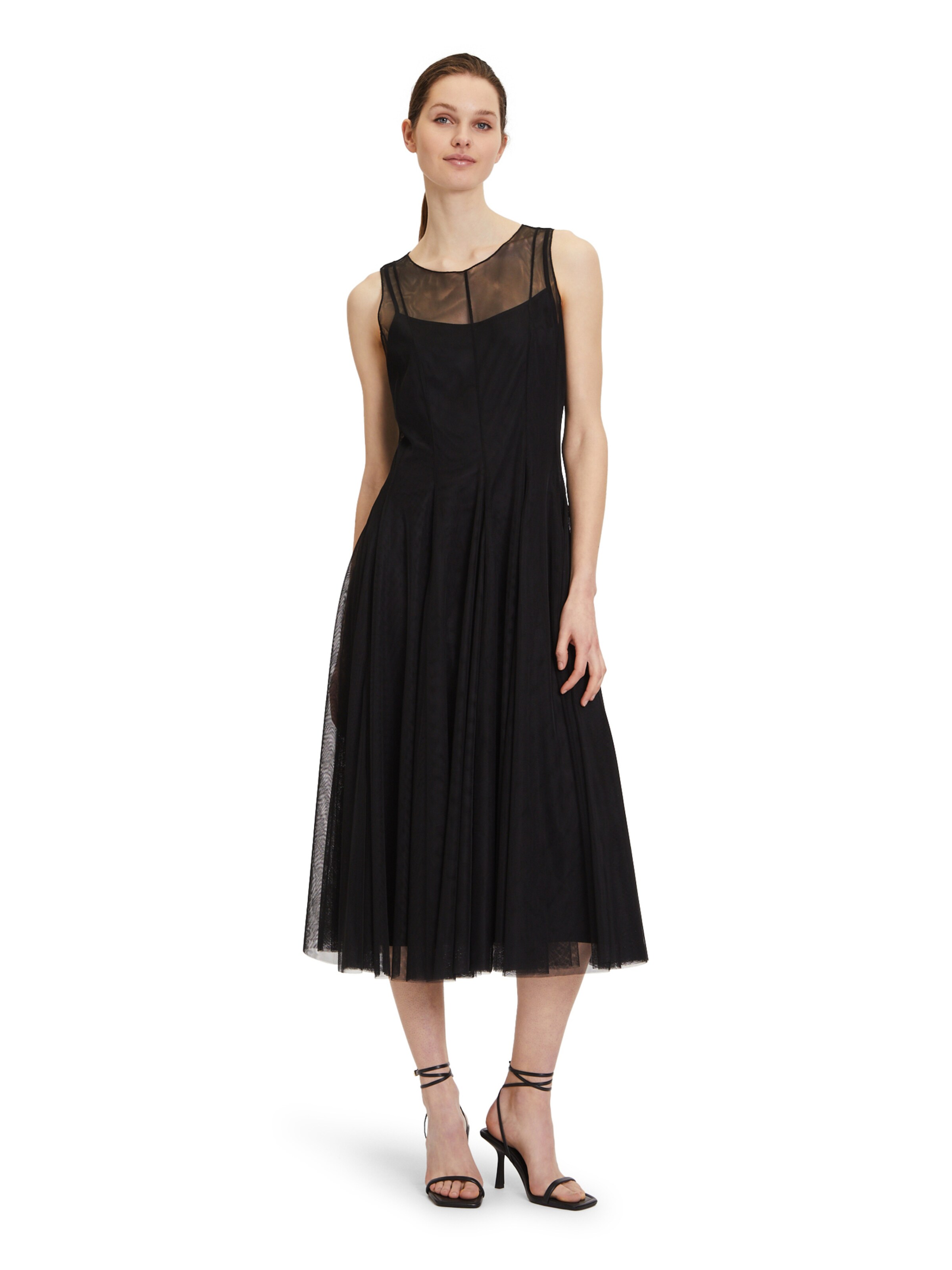 Abito da sera di Vera Mont in nero