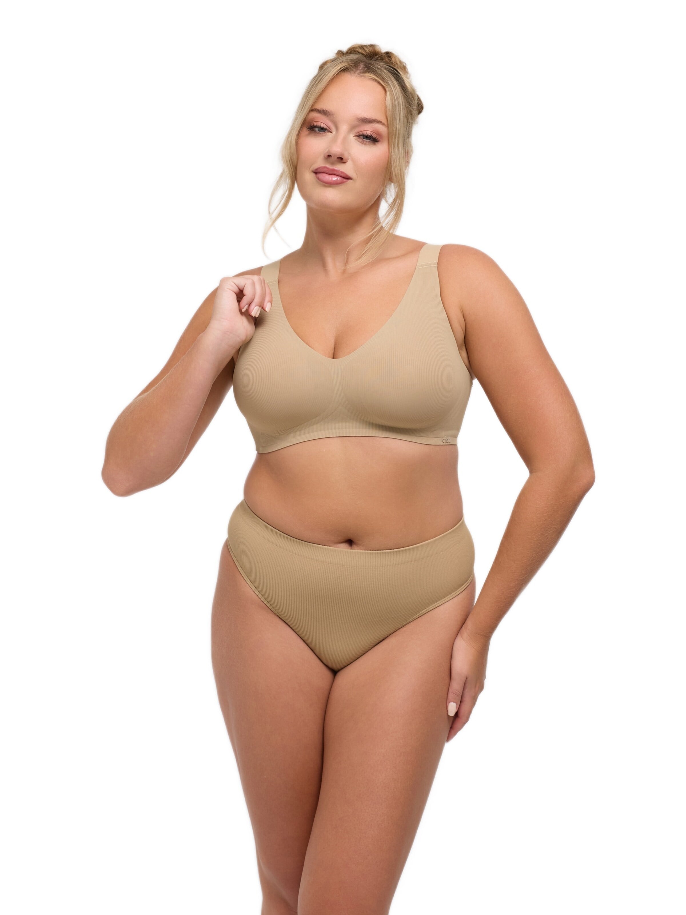 cfab Pienentävät Pienentävät rintaliivit 'Rib Comfort Minimizer BH' värissä beige