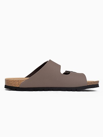 Bayton Mules 'Atlas' in Brown