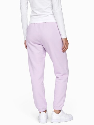 Nike Sportswear Tapered Nadrág 'Studio Fleece' - lila