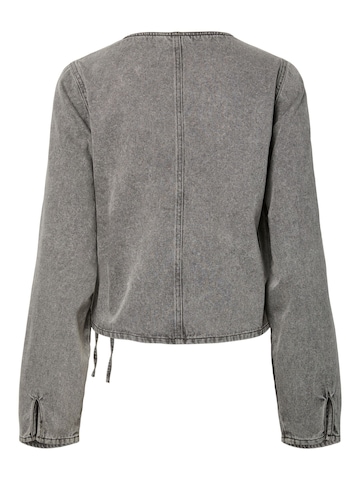PIECES - Blusa en gris