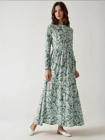 Hiccup - Vestidos camiseiros em verde: frente