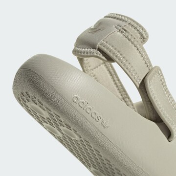 ADIDAS ORIGINALS Sandal 'ADIFOM ADILETTE' i grå