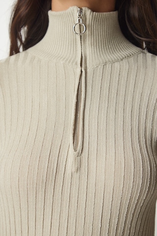 Happiness İstanbul Pullover in Beige