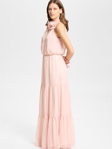 SWING - Vestido de noche en rosa