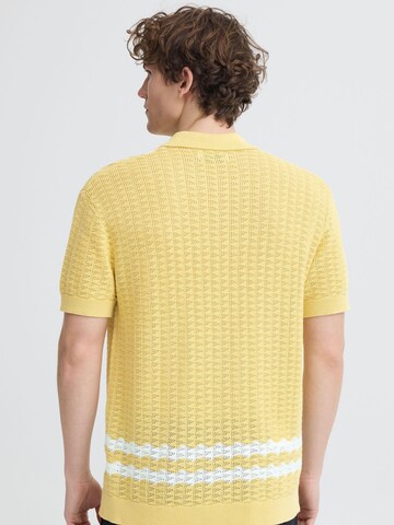 Casual Friday - Ajuste confortable Camisa ' CFHolla ' en amarillo