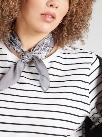 balta ONLY Carmakoma Marškinėliai 'CARBLOOM'