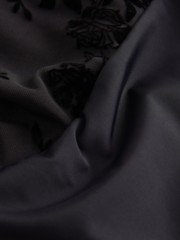 Tricou body de la Next pe negru