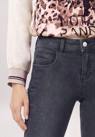 Betty Barclay Slimfit Jeans in Schwarz