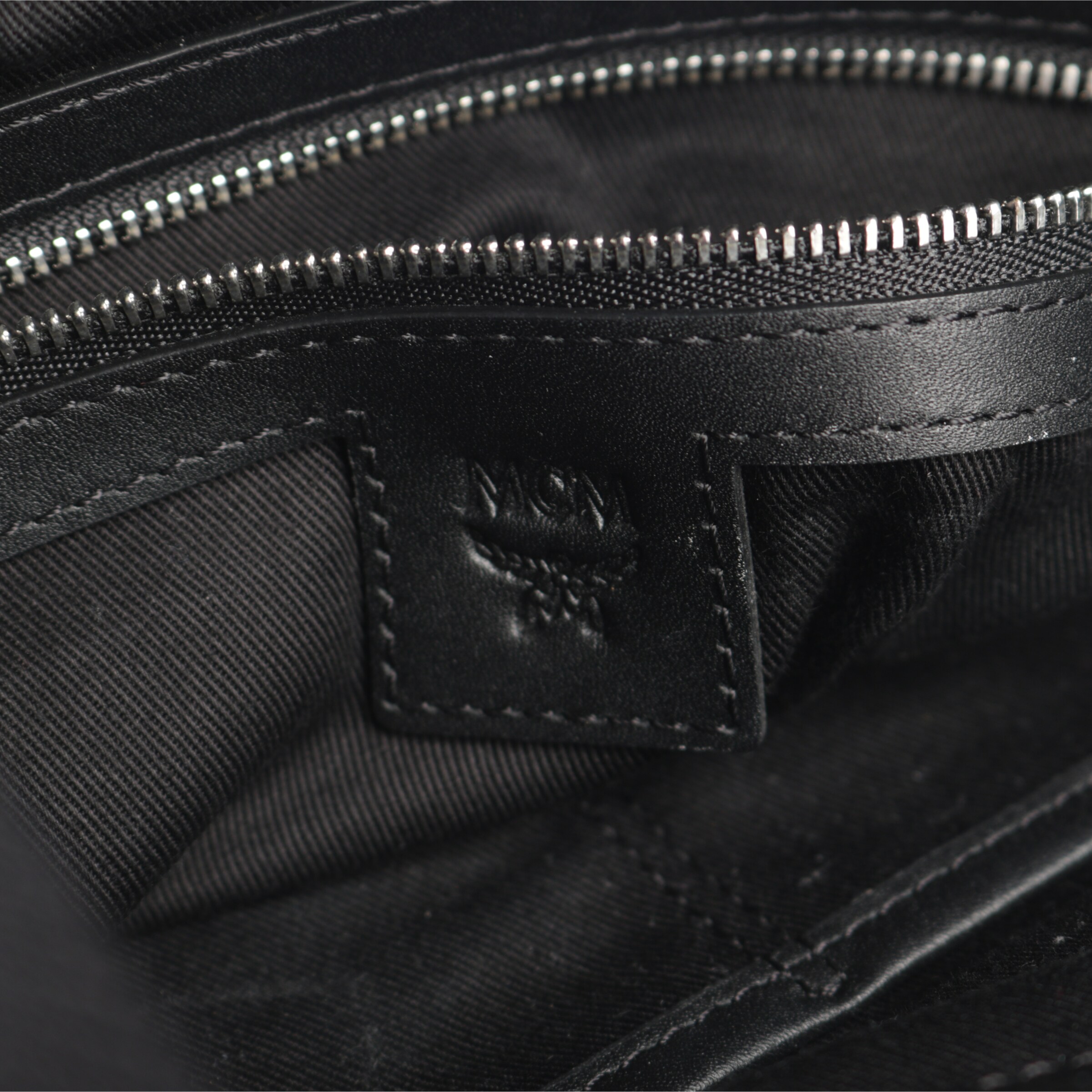 MCM Ledertasche One Size in Grau