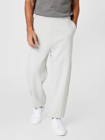 WEEKDAY Tapered Pants 'Ethan' in Grey: front