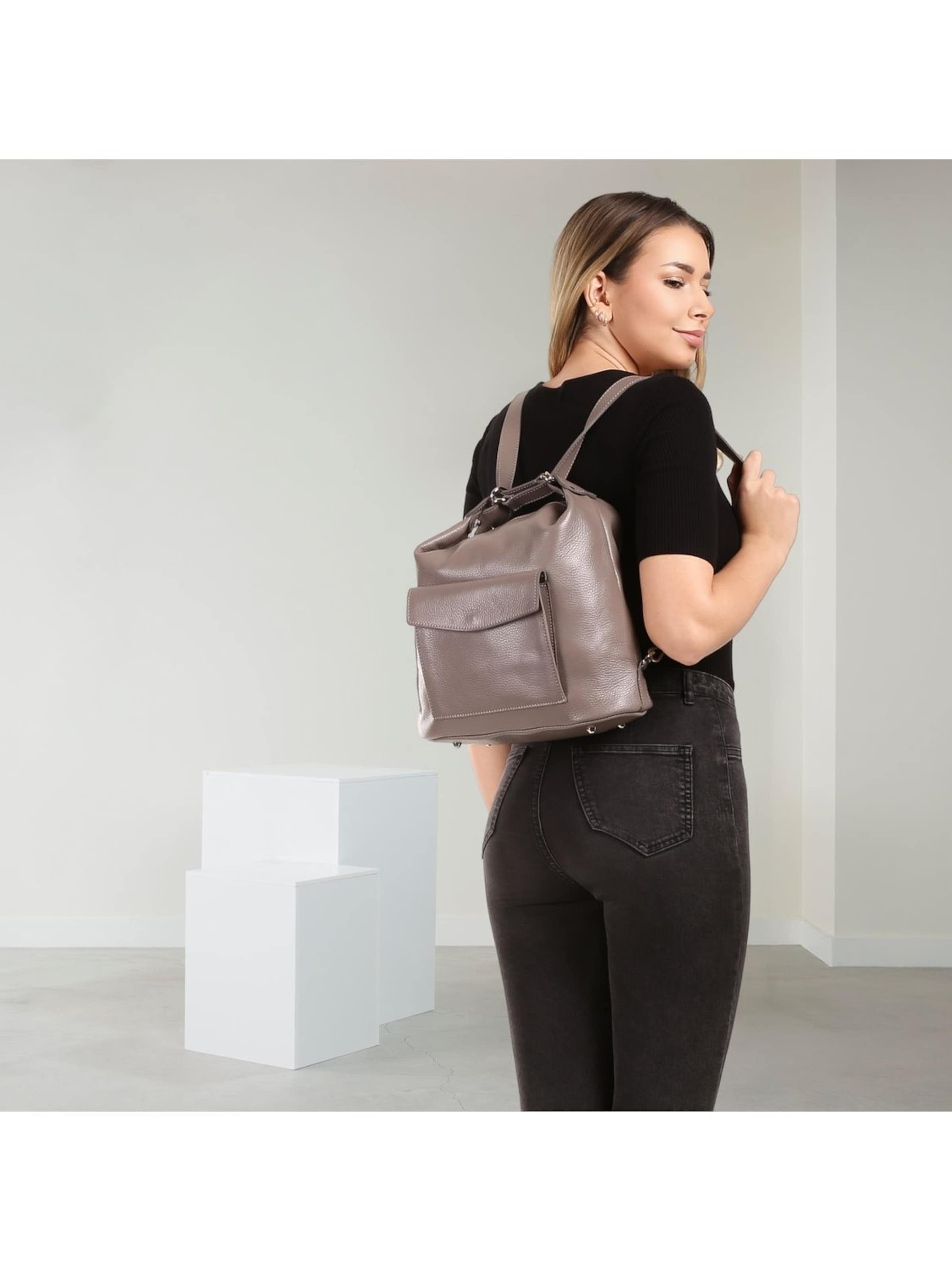 Florence Schoudertas in Grijs