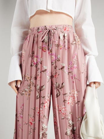 ABOUT YOU Szeroka nogawka Spodnie w kant 'Viviana Trousers' w kolorze różowy