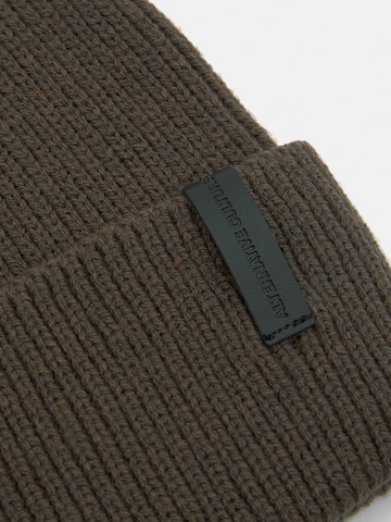 Căciulă de la Pull&Bear pe maro