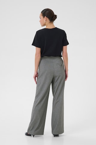 Kaffe - Pierna ancha Pantalón plisado 'KAEllie' en gris