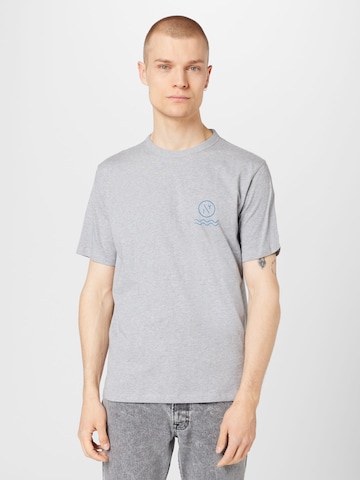 NOWADAYS T-shirt i grå: framsida