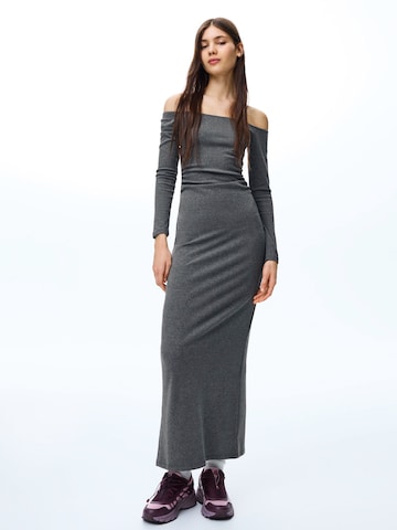 Bershka Ruha - szürke: elől