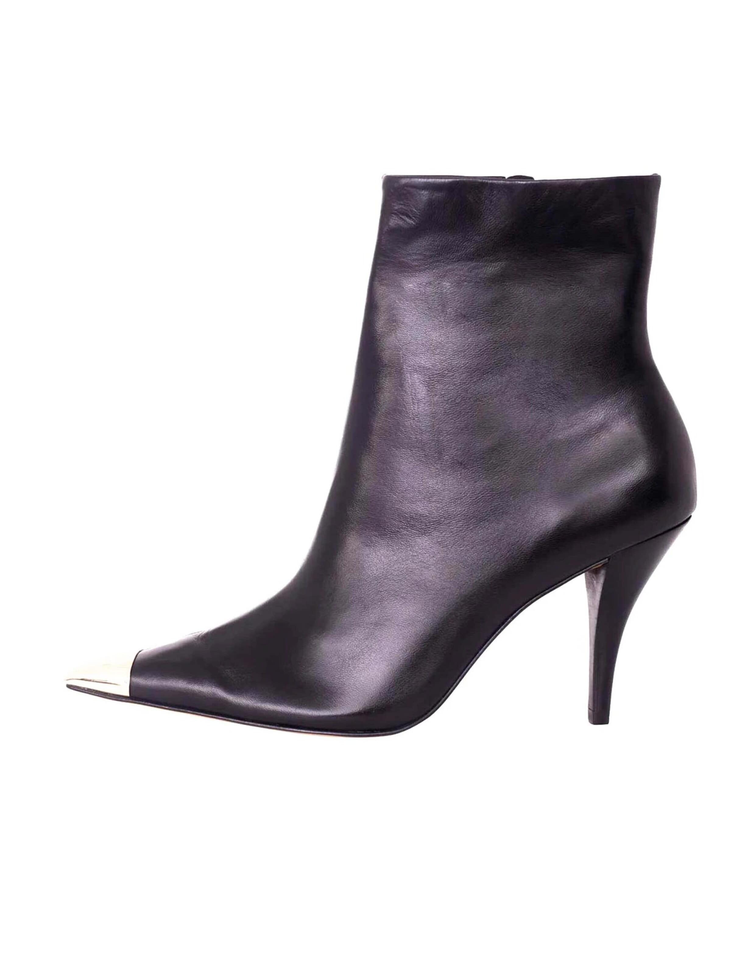 Mangara Atelier Ankle boots 'Inga' in Black: front