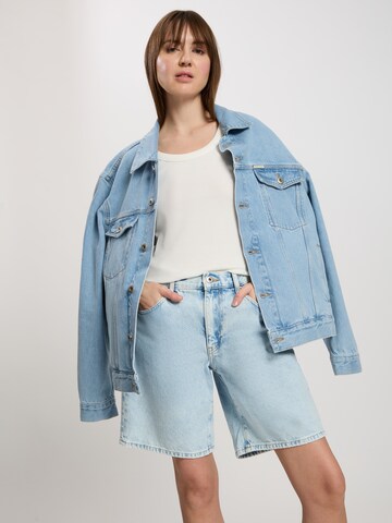 CROSS JEANS Regular Shorts 'Mila' in Blau