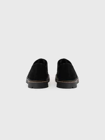 Pantofi cu șireturi 'Highwood' de la BIRKENSTOCK pe negru