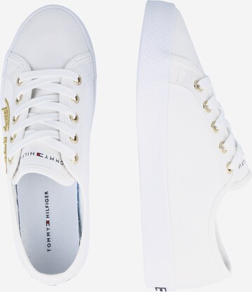 Sneaker low de la TOMMY HILFIGER pe alb