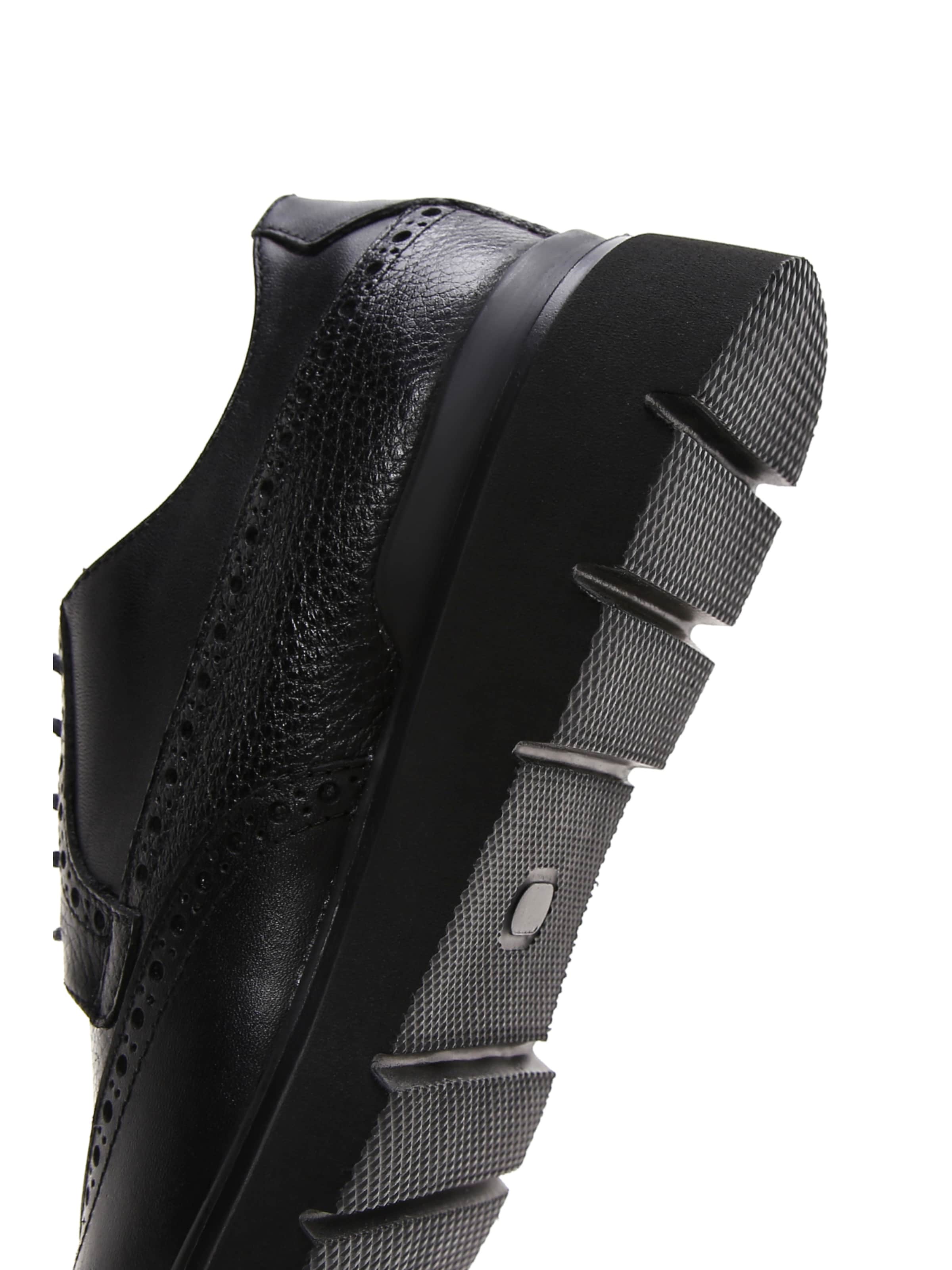 Scarpa stringata di Derimod in nero