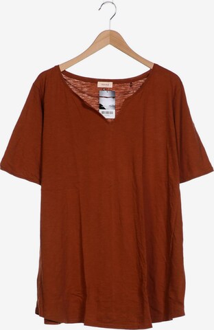 TRIANGLE Top & Shirt in 6XL in Brown: front