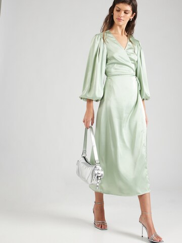 GLAMOROUS - Vestido em verde