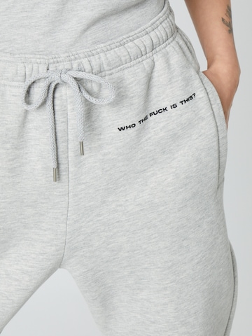 ABOUT YOU x Dardan - Loosefit Pantalón 'Sammy' en gris