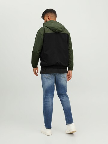 Veste mi-saison 'Rush' Jack & Jones Plus en vert