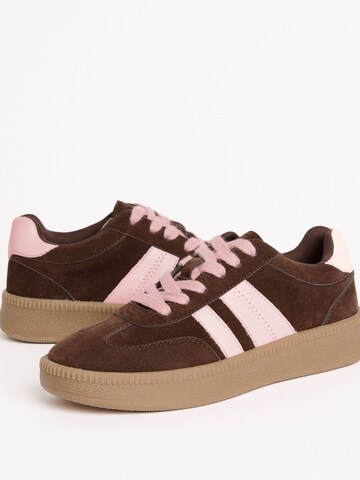 Friends Like These Låg sneaker i brun
